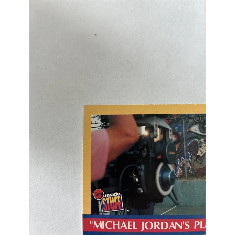 1990-91 NBA Hoops - Inside‎ Stuff Michael Jordan #382
